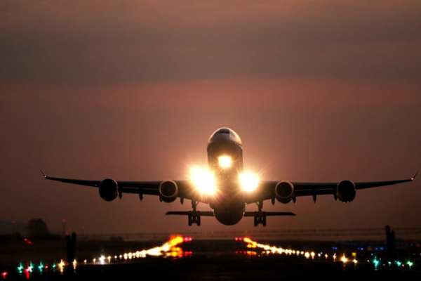 Рейс, летевший из Петербурга в Фергану, вынужденно приземлился в аэропорту Намангана