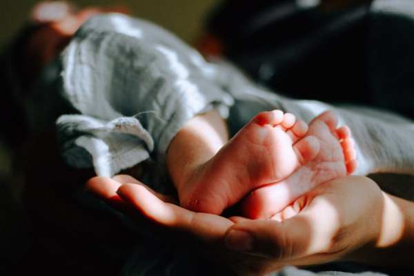 Двухлетняя малышка с Сызранской попала в реанимацию после глотка уксуса