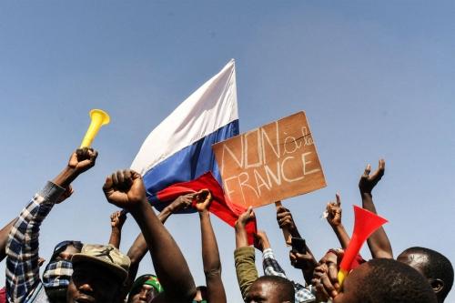 МИД Франции осудил нападение на французское посольство в Буркина-Фасо 