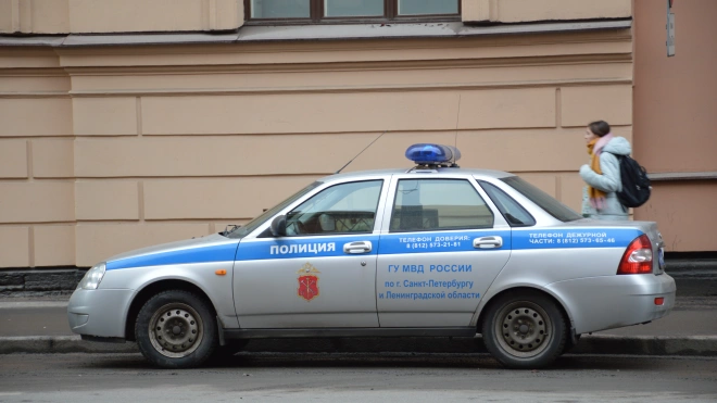 Петербурженка обнаружила труп квартиросъемщика в крови