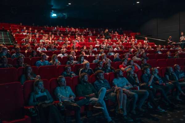 Кинотеатры теряют деньги после начала частичной мобилизации