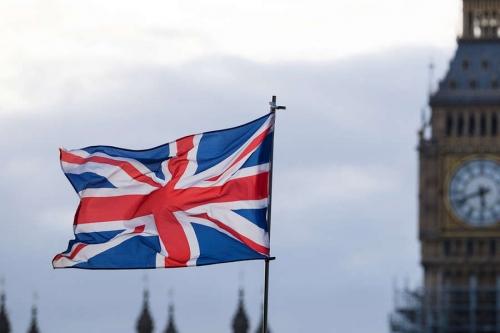 Глава МВД Британии признала, что миграционный кризис в стране вышел из-под контроля 