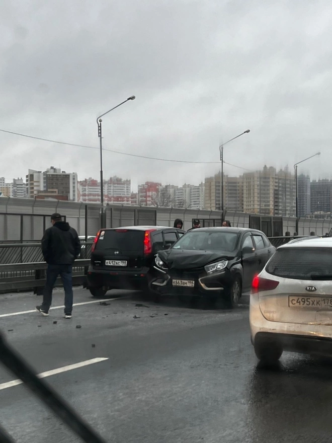 На Московском шоссе столкнулись 10 автомобилей0