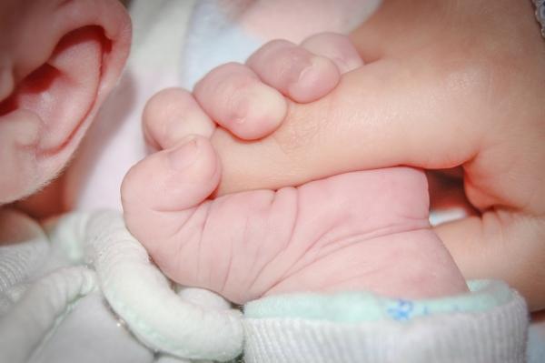 В многомиллионном городе таких единицы: петербургские врачи спасли новорожденную девочку, родившуюся без части пищевода