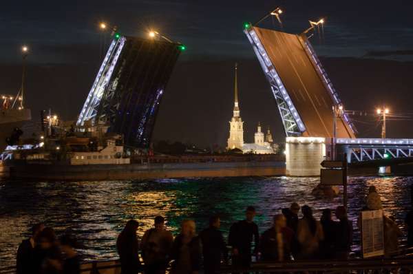 В Петербурге завершилась разводка трех мостов
