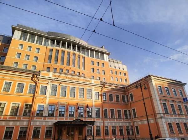 Петербургские отели теряют иностранных управляющих