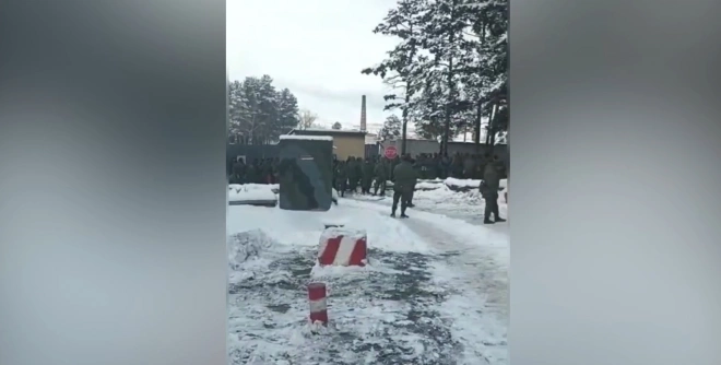 В Чите военных выгнали из части во время приезда губернатора0