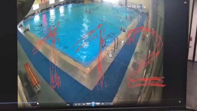 В Нижневартовске возбудили дело на тренера, из-за которого ребёнок утонул в бассейне0