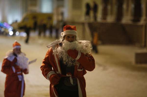 Петербуржцы в 1,5 раза активнее стали искать Снегурочек и Дедов Морозов