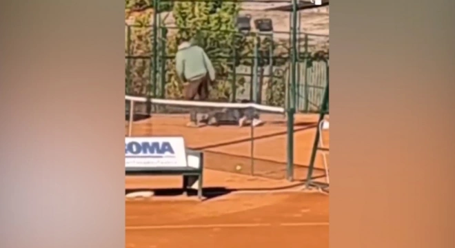Жестокое избиение теннисистки собственным отцом в Сербии попало на видео0