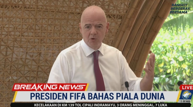 Президент ФИФА призвал к прекращению огня на Украине