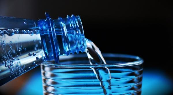 В питьевой воде могут содержатся некоторые опасные вещества – врач 