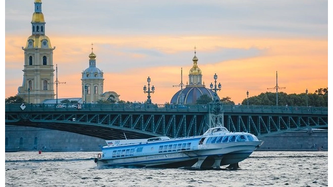 В Петербурге обсудили перспективы развития водного туризма