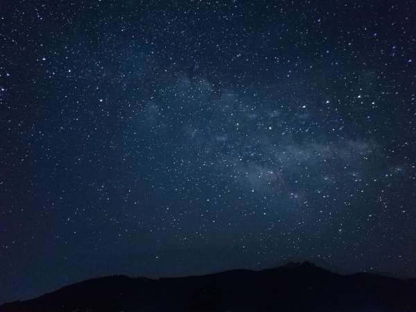Физик рассказал петербуржцам, как увидеть звездопад