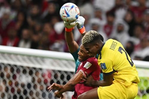 Дубль Валенсии принес сборной Эквадора победу над Катаром в матче открытия ЧМ-2022 