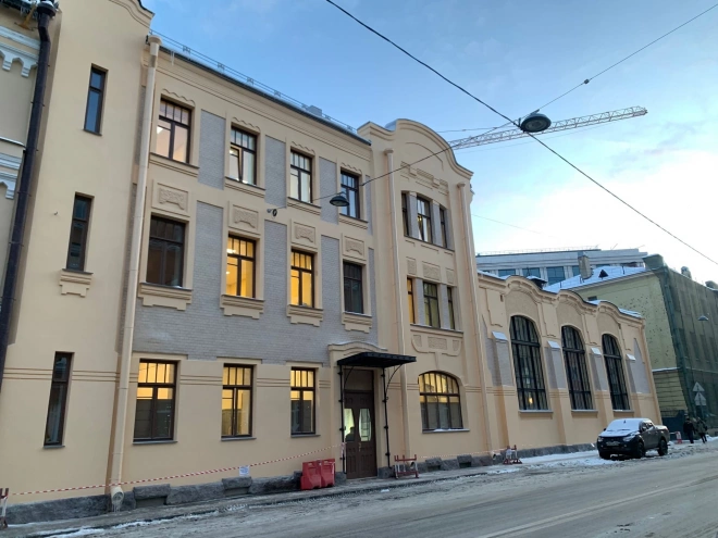 В Петербурге отреставрировали здание тяговой подстанции в Дегтярном переулке