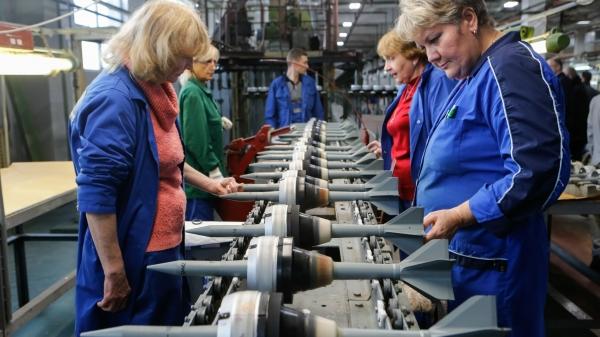 Петербург получит 2 млрд рублей для поддержки промышленных предприятий