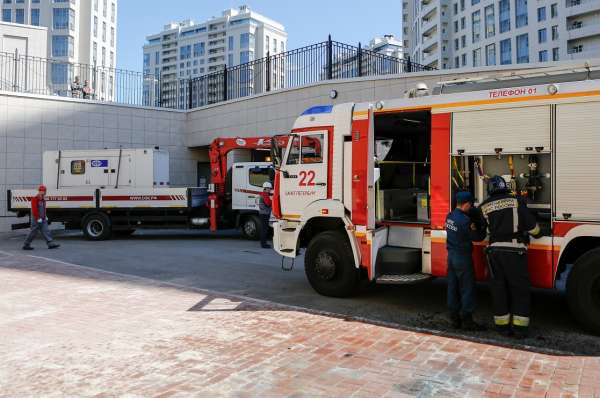 Петербургские пожарные получили 35 единиц техники от главы МЧС