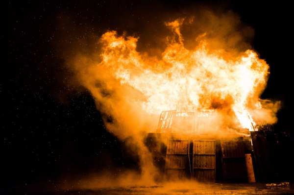 В Невском районе произошел пожар в жилом доме