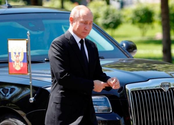 Путин поручил проконтролировать цены на автомобили
