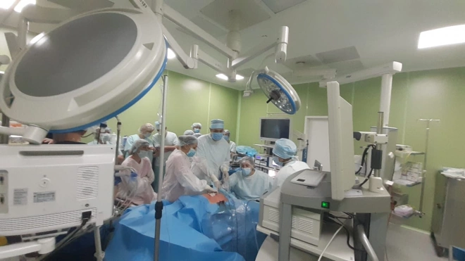 В Педиатрическом университете провели первую в РФ внутриутробную операцию ребёнку
