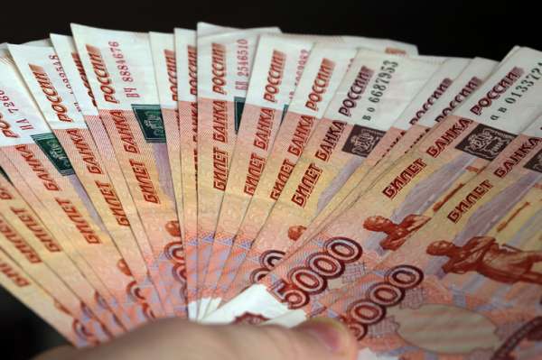 За год жители Петербурга набрали потребительских кредитов на 107 миллиардов