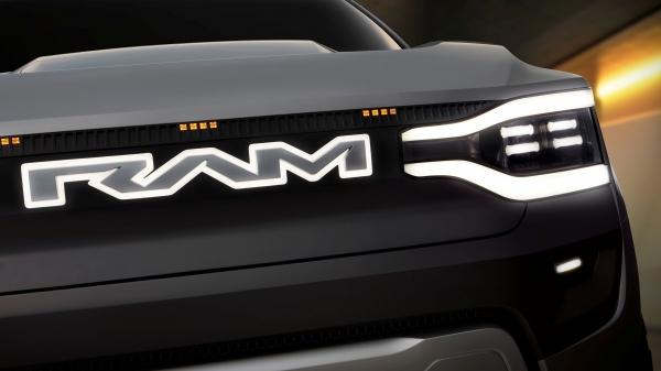 Электропикап Ram 1500 Revolution: трёхрядная кабина, раздвижной кузов и кинопроектор