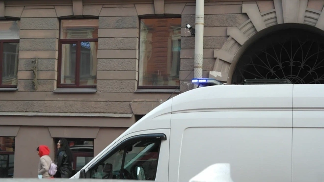 Петербуржец с простреленным бедром доехал до дома и вызвал себе скорую