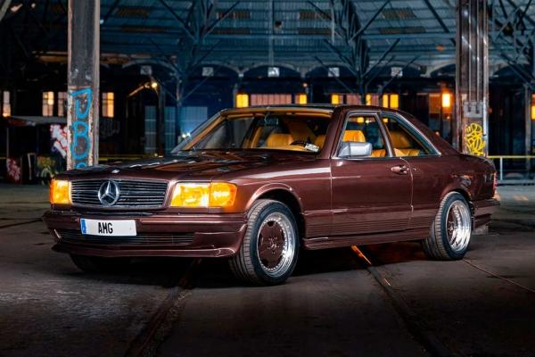 Редкий Mercedes-Benz 500 SGS Gullwing 1983 хотят продать с молотка за 46 млн руб