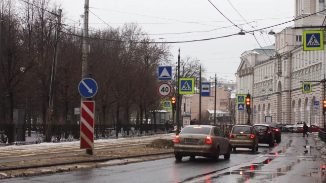 На ремонт и строительство дорог Петербург получил 2,3 млрд рублей