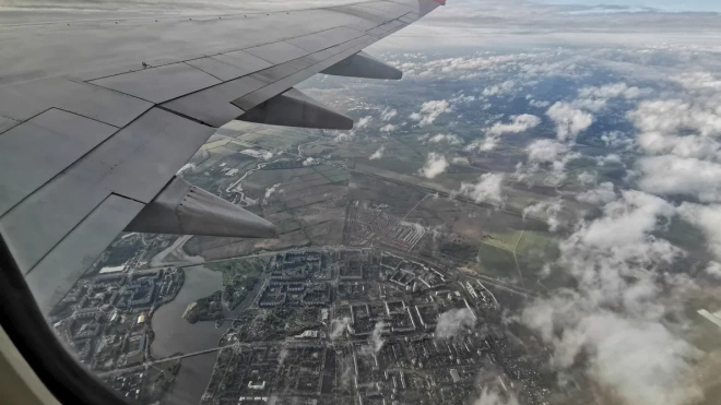 Из-за непогоды два самолета ушли на запасные аэродромы в Петербурге