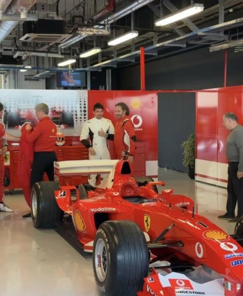 Шарль Леклер пополнил свой уникальный список достижений в Ferrari