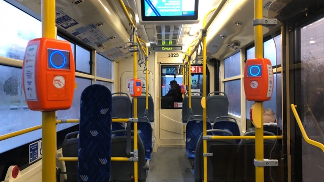 В петербургском автобусе скончался 55-летний пассажир 