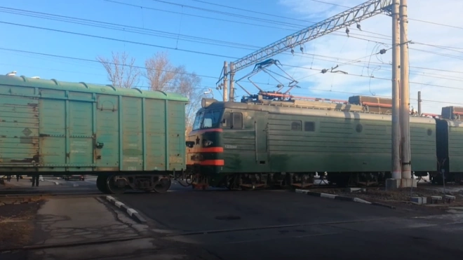 На Московском вокзале поймали зацепера, который планировал доехать до столицы между вагонами поезда