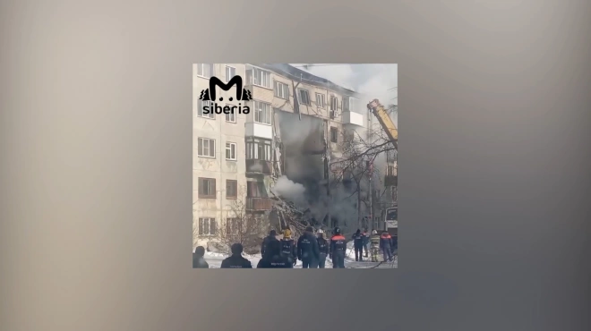 Момент взрыва в пятиэтажке в Новосибирске попал на видео0