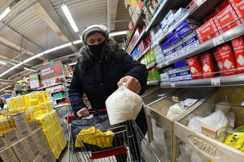 «Ъ»: потребительские настроения россиян стали лучше на фоне ожидания будущей инфляции 