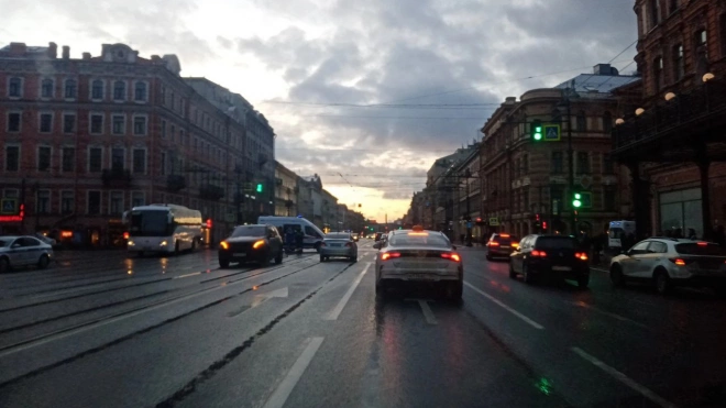 На Невском проспекте утром мужчину мужчина попал под машину два раза