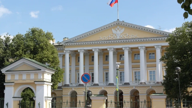 Вице-губернатор Петербурга поздравил жительниц города с 8 Марта