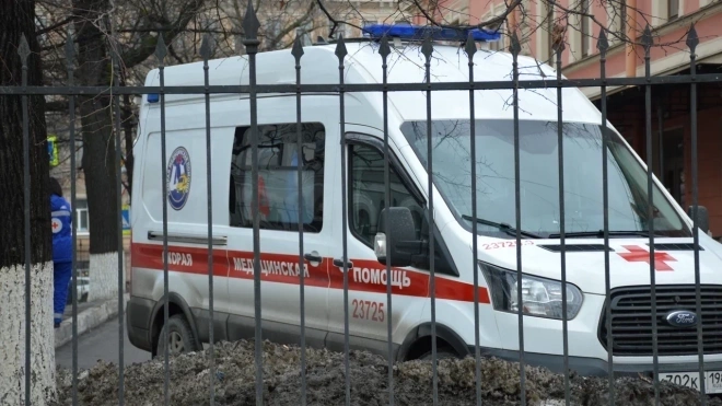 В Ленобласти на трассе "Скандинавия" после столкновения автобуса с "Мерседесом" погибла женщина