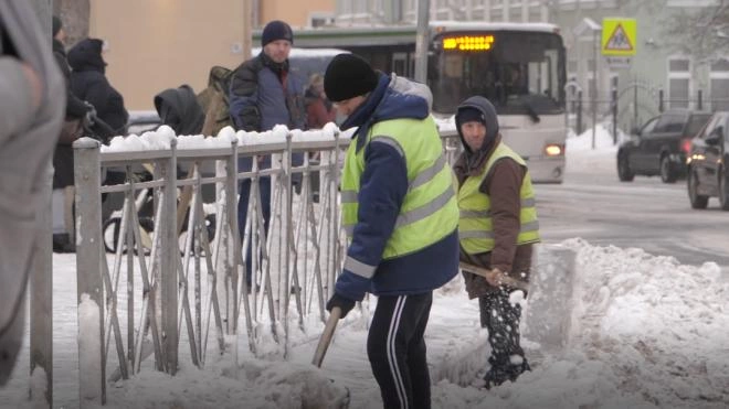 В Петербурге продлевается "желтый" уровень опасности из-за  снегопада