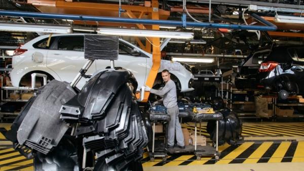 "АвтоВАЗ" начнет производство Lada в Петербурге во II квартале