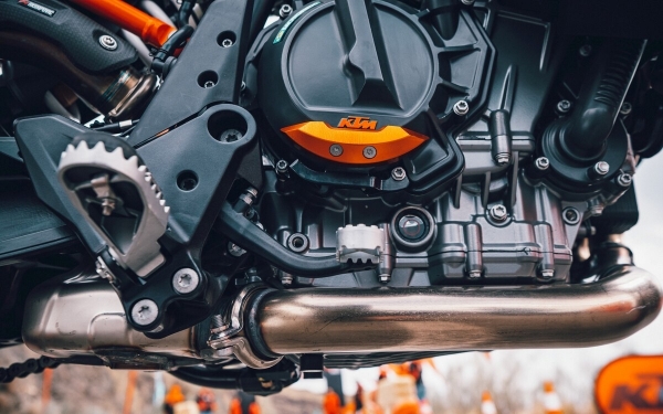KTM 890 SMT: новый мотокроссовер из Австрии скоро приедет в Россию