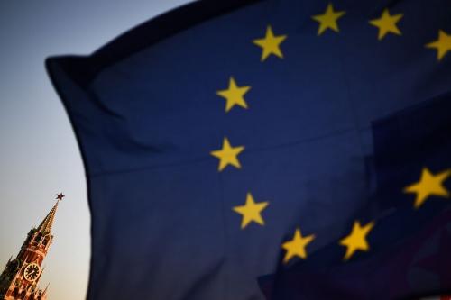 DPA: ЕС обсуждает ограничение экспорта товаров в третьи страны из-за санкций против РФ 
