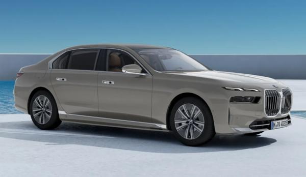 Обновки BMW: трехлитровый дизель, младший i7 и другое