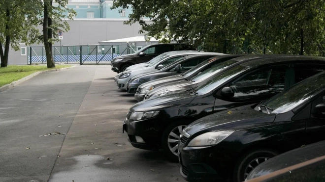 В Комитете по транспорту рассказали, как платная парковка влияет на пробки
