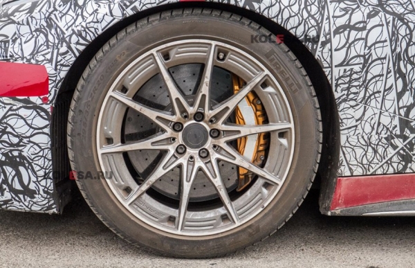 Гибридное купе Mercedes-AMG GT показалось на фото: внешность и салон