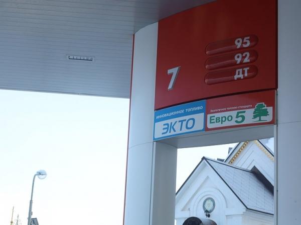 Почему уже в июле бензин может подорожать до 100 рублей за литр