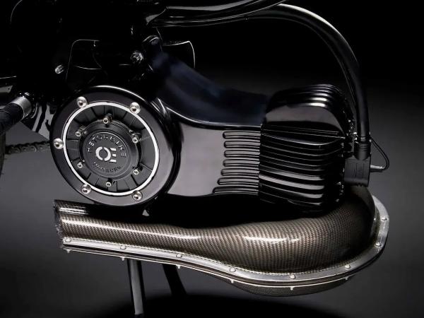 Metorbike: немецкий электромопед с выхлопной трубой и звуком мотора V10