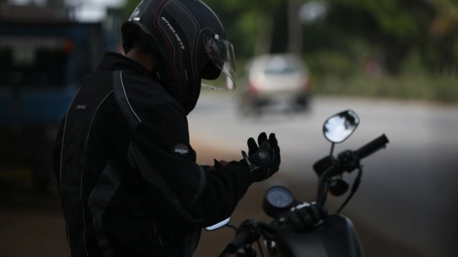 Водитель мотоцикла погиб при столкновении с иномаркой в деревне Гостилицы