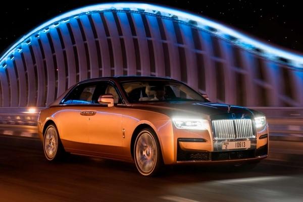 Дубайский шоу-рум представил эксклюзивно оформленный Rolls-Royce Ghost Extended